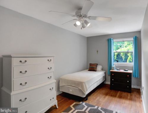 2456 Brookwood St, Harrisburg PA 17104-2111 exterior