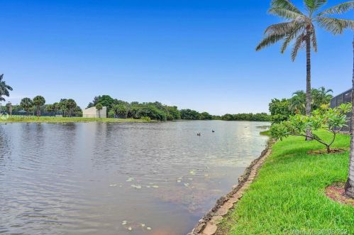 920 203rd Ave, Hollywood FL  33029-3439 exterior