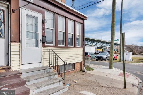 323 Warren St, Gloucester, NJ 08030-1032