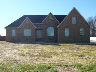 201 Hunters Ridge Dr, Tullahoma, TN 37388-7405