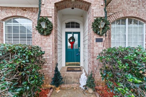 2206 Knoll Ridge Dr, Denton, TX 76210-1902