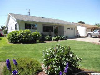 1646 King Way, Woodburn, OR 97071-2716