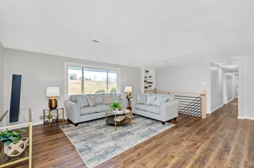 454 Mcmurray Rd, Canonsburg PA  15317-0024 exterior