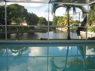 7435 Arthur St, Hollywood, FL 33024-5320