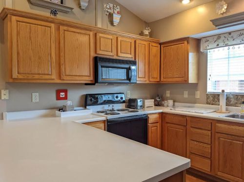 1771 Pinehurst Dr, Springfield OH 45502-7897 exterior