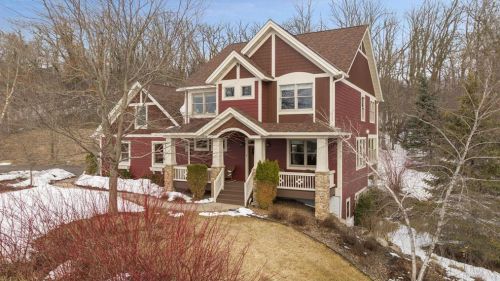 317 Meadow Ridge Ct, Hudson, WI 54016-8730