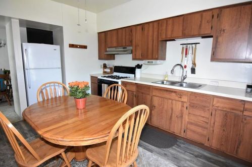 2329 Clinton St, Whitaker PA  15120-2662 exterior