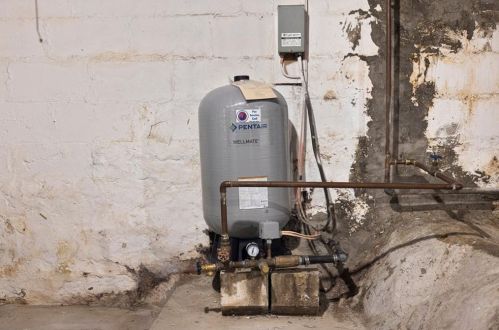 1 Cady St, Providence RI 02903-1213 exterior