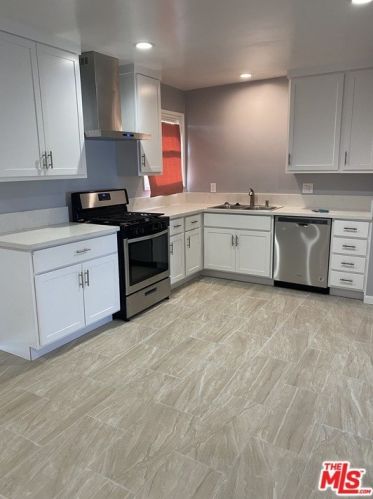 218 224th Pl, Long Beach, CA 90745-3708