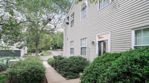 37 Four Oaks Rd, Bedminster, NJ 07921-2047