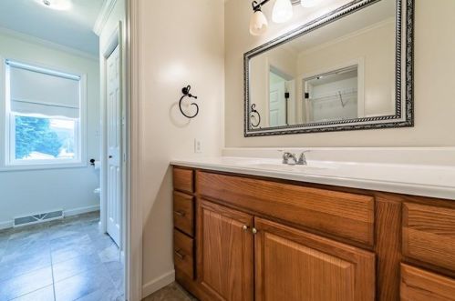 226 Tacoma Ave, Latrobe PA  15650-1237 exterior