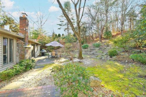 108 Stonehurst Ln, Huntington Station NY 11746-7930 exterior