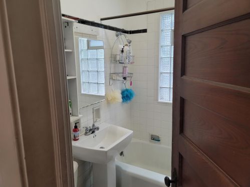 2831 Frederick Ave, Milwaukee WI 53211-3643 exterior