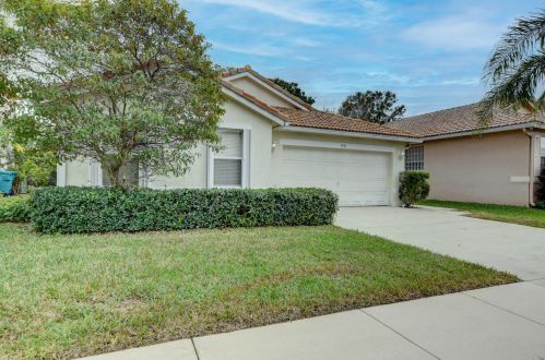 1541 Rialto Dr, Boynton Beach, FL 33436-7199