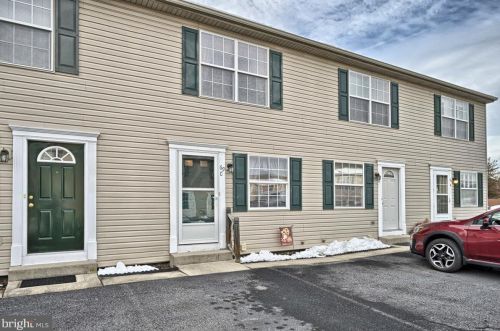 69 Red Mill Rd, Etters, PA 17319-9327