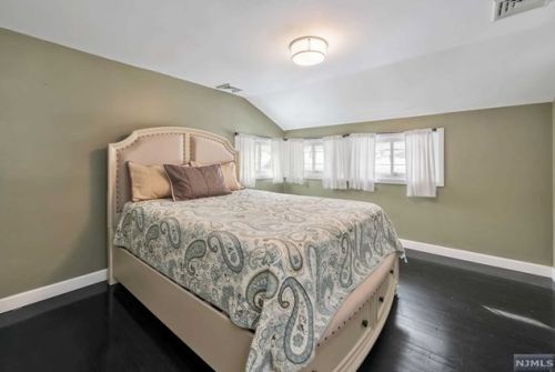 931 Monroe St, Ridgewood NJ  07450-1026 exterior