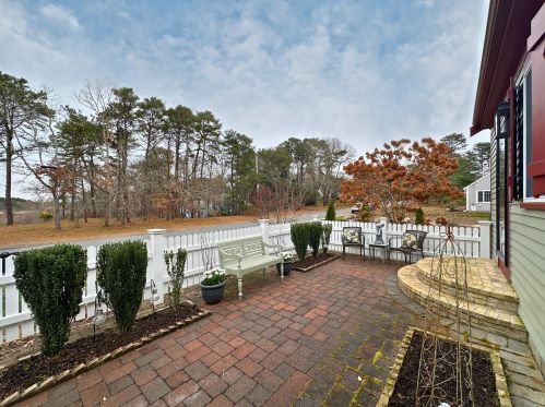 51 Bray Farm Rd, Yarmouth, MA 02675-1551