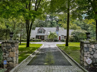 272 Brookdale Rd, Stamford, CT 06903-4115