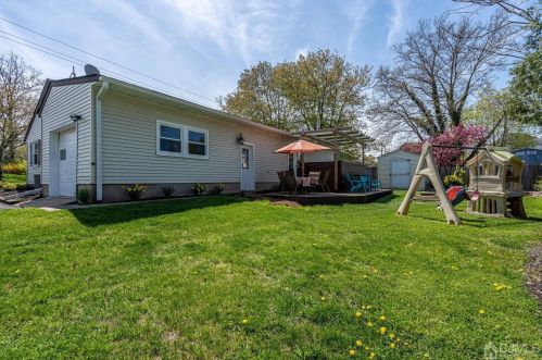 324 Metlars Ln, Piscataway NJ  08854-5173 exterior