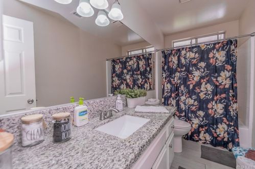 6742 Dove Ln, Riverside CA  92506-5000 exterior