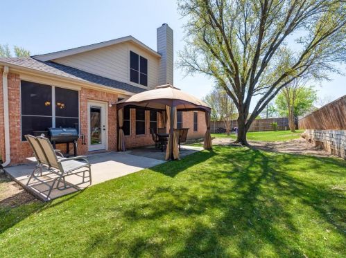 5701 Northcrest Dr, Lewisville TX  75028-4803 exterior