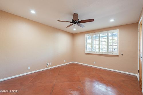 4305 Avenida Del Cazador, Tucson AZ  85718-7065 exterior