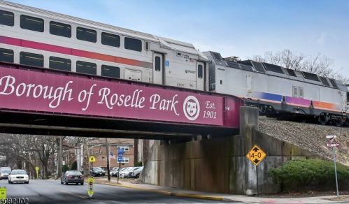 127 Lincoln Ave, Roselle Park NJ  07204-1705 exterior