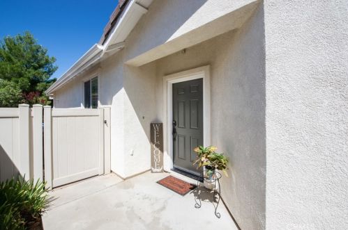 169 Canary Crk, Beaumont CA  92223-7311 exterior