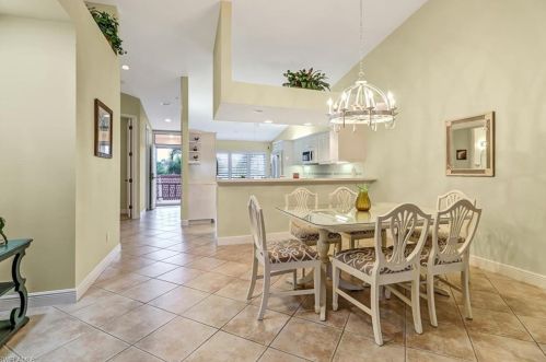 2395 Hidden Lake Dr, Naples, FL 34112-2700