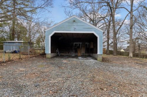 921 Graham St, Burlington NC  27217-6062 exterior