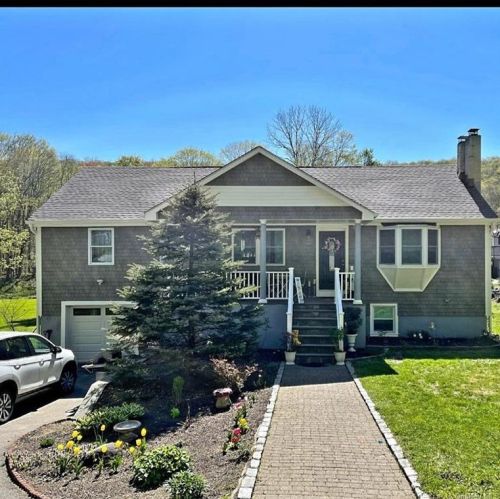 626 Sprout Brook Rd, Tompkins Corners, NY 10579-1826