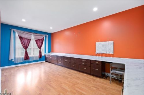 22 Autumn Ridge Rd, Greystone Park NJ  07950-1194 exterior