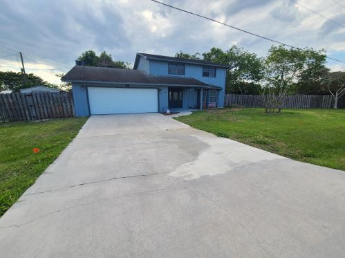 115 U Vista Ct, Fort Pierce, FL 34947-1318