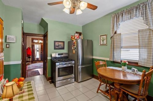 629 Maplewood Ave, Ambridge PA 15003-2415 exterior