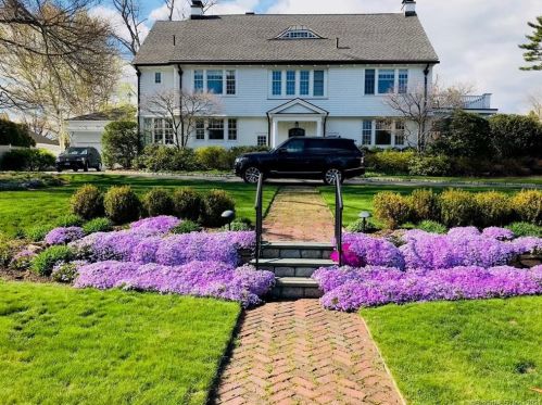 135 Fairview Ave, Stamford, CT 06902-8023