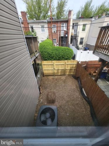 1662 Kramer St, Washington DC 20002-4558 exterior