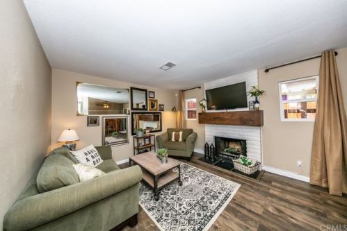976 Marlin Dr, Vista, CA 92084-5656