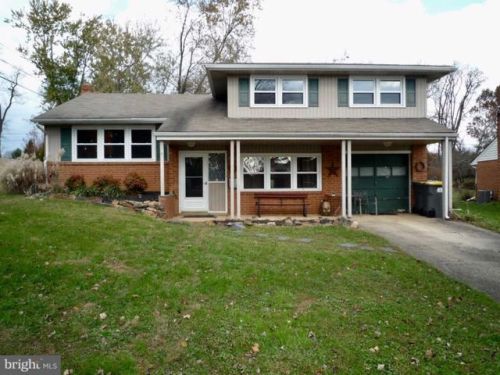 2633 Bardell Dr, Wilmington, DE 19808-3071