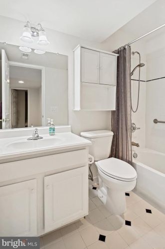 9450 Raith Ct, Bristow VA  20136-3505 exterior