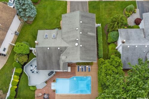 34 Forsythia Ln, Muttontown NY  11753-2337 exterior