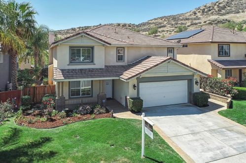 32823 The Old Rd, Santa Clarita, CA 91384-3090