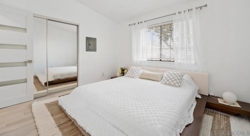 6829 Pear Tree Dr, Carlsbad CA  92011-3937 exterior