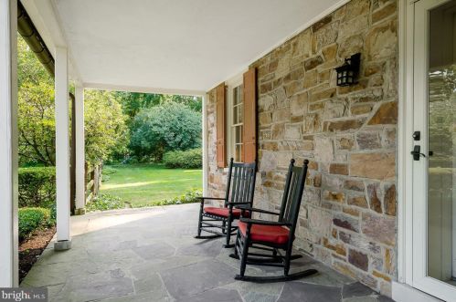 527 Tennis Ave, Prospectville PA 19002-6016 exterior