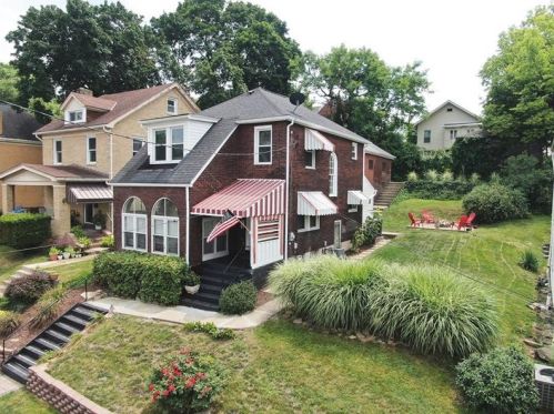 1227 Denisonview St, Pittsburgh, PA 15205-3705