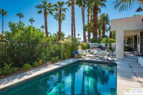 4 Vista Loma Dr, Rancho Mirage CA  92270-2959 exterior