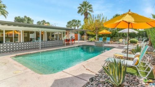 1135 Sunrise Way, Palm Springs CA  92262-5310 exterior