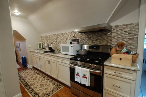 118 Lowell Ave, New Hyde Park NY  11040-2812 exterior