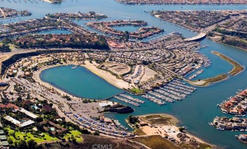 56 Saratoga, Newport Beach CA  92660-6148 exterior