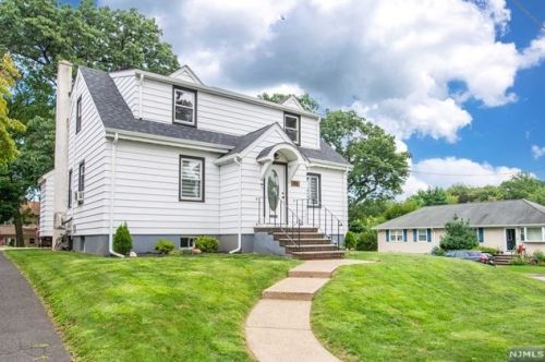 95 Lafayette Ave, Maywood, NJ 07607-2032