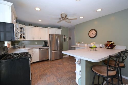 364 Twinbark Ave, Holbrook, NY 11741-5722